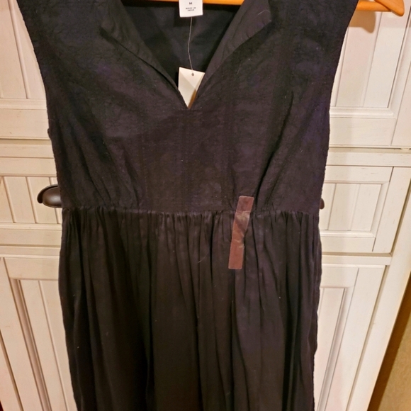 GAP Dresses & Skirts - Gap black dress (never been worn) size medium